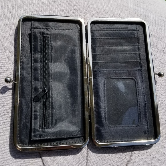 💀Tickle My Funny Bone - Picture 2 of 3